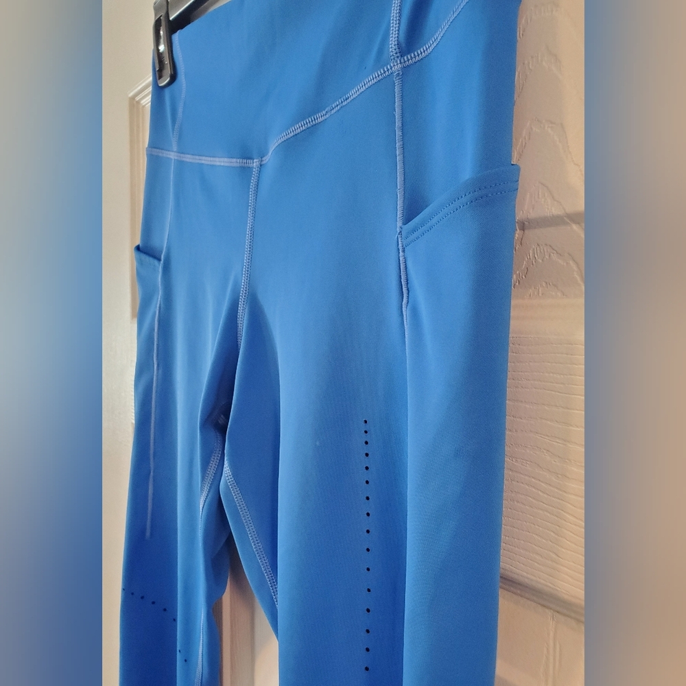 Brooks Women's Electric Blue Capris - Picture 3 of 10